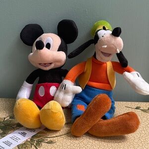 Disney Mickey and Goofy Plush Duo - Black, Red, Orange, Blue